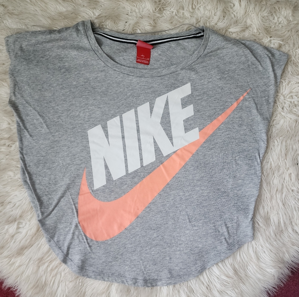 Nike Women's Gray and Pink Logo Top